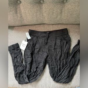 Aritzia Pants NWT